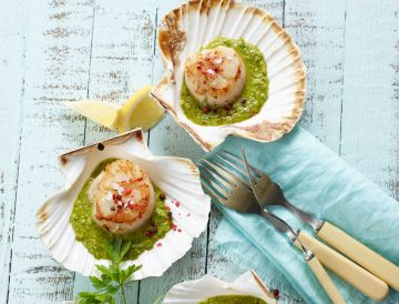 Coquilles Saint-Jacques à l'ail vert et sauce piment