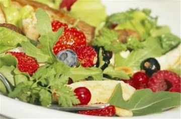 Salade tiède de pintadeau aux fruits rouges