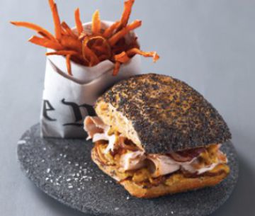 Sandwich de porc rôti au sel