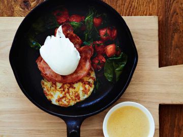 Galettes de pommes de terre au bacon et oeuf poché