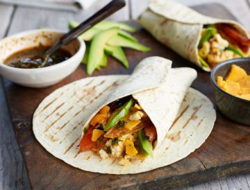 Wrap de poulet, avocat et fromage