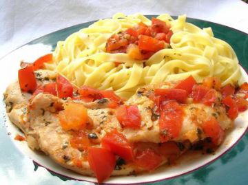 Blanc de poulet au pistou et à la tomate