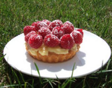 Tartelettes aux sablés bretons, coco aux framboises