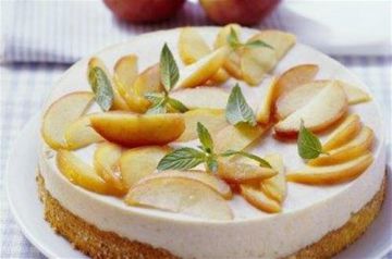 Gâteau au fromage blanc et aux pêches blanches