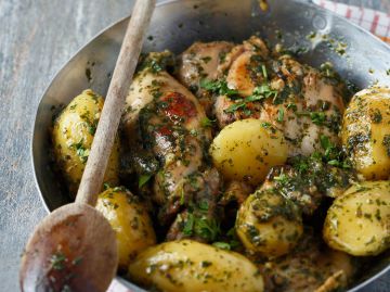 Cocotte de lapin au beurre d'ail 