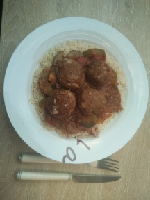 Courgettes et boulettes de viande façon Mämy