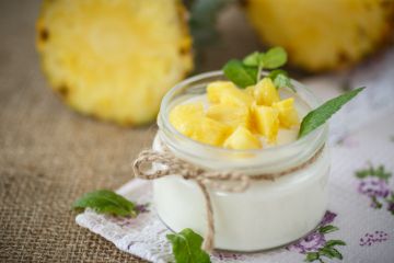 Verrines d'ananas à la mousse de mascarpone sucré