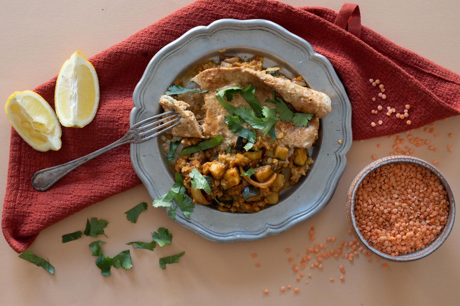 Escalopes de dinde marinées au fromage frais et lentilles tandoori