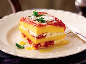 Gratin de polenta à la tomate et à la ricotta