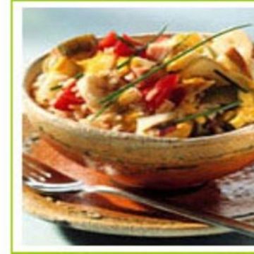 Salade de riz aux pommes, à la banane et au jambon