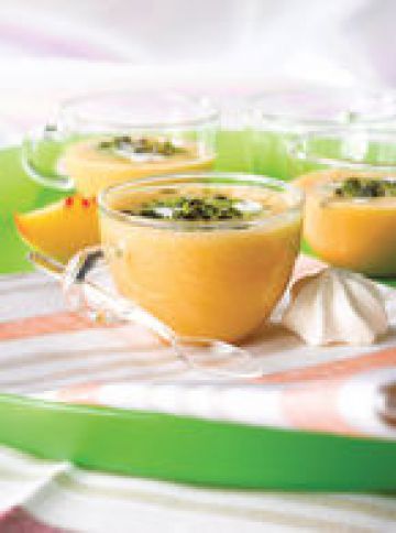 Capuccino de pêches glacées aux pistaches
