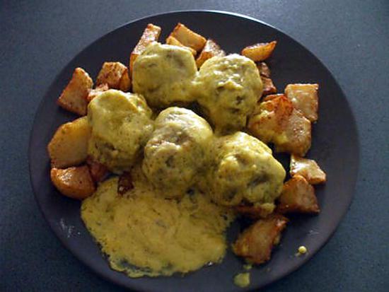 Boulettes de viande .... à la crème et P.D.Terre sautées....)