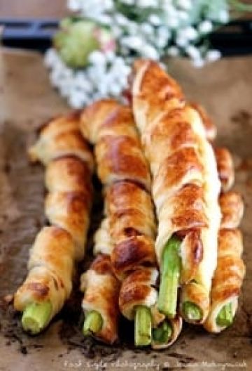 Feuilletés d'asperges vertes au jambon cru