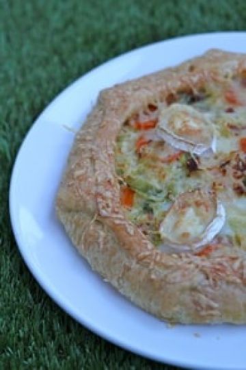 Tarte aux poireaux, carottes et chèvre