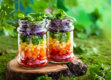 Rainbow salade jar