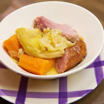 Rouelle de porc braisée au chou