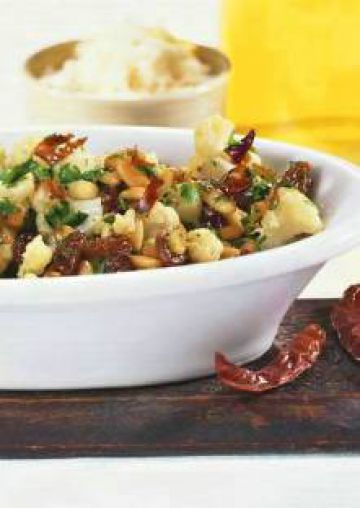 Chou-fleur épicé aux raisins secs