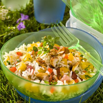 Salade de riz au poulet et aux abricots