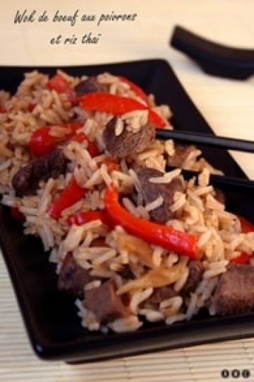 Wok de boeuf aux poivrons et riz thaï