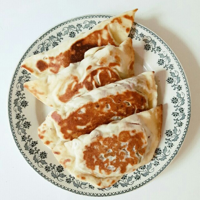 Gözlemes aux épinards et à la feta (crêpe turque farcie)