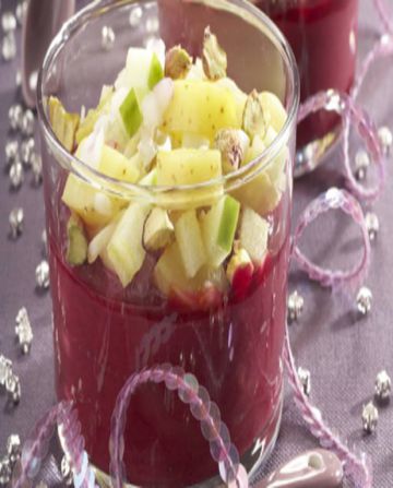 Verrines de pomme de terre à la betterave et à la pistache